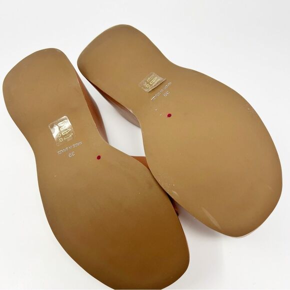 Intentionally Blank Tiba Sandal - Picture 7 of 10